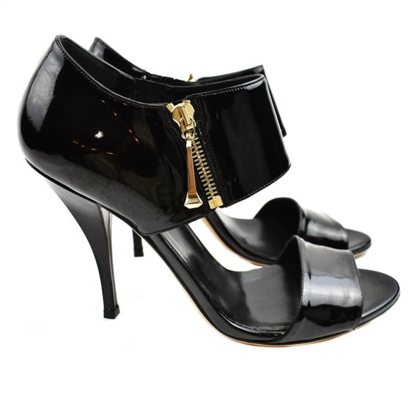GUCCI: Black, Patent Leather Mary Jane Strappy Sandals Heels Size: 8.5 - Picture 4 of 11